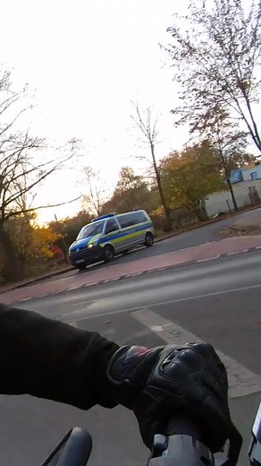 Best cop I have met🤝 #cop #policepulledmeover @insta360_official #insta360motorcycle #motorcycle #truestory #insta360ONEX2 #polizei