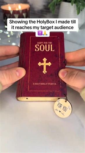 This Bible Verses Wooden Box is so beautiful and encouraging. ✝❤The perfect gift for anyone. Or even for yourself. 🎁Sometimes we get busy, and it's difficult to get in the Lord's Word daily. 😊This is a way to encourage you to do so and to help you get through the day.🥰 | Synthetich&5u