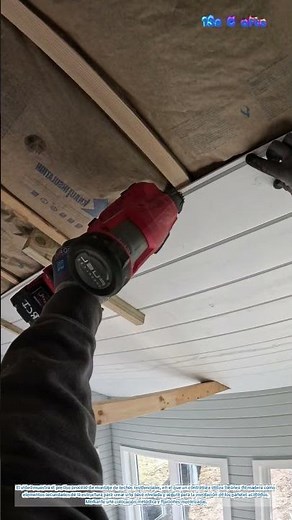 Acabado interior: Instalar listones de madera para lograr la alineación estructural.