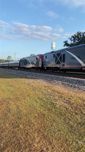 Amtrak heading south on Christmas Day 🎄🤶🏻👍 #subscribe #christmas #train #railway #amtrak