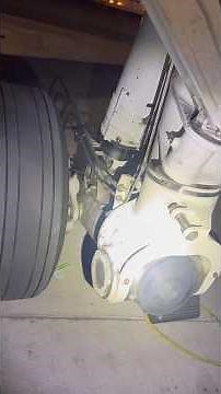 Unveiling the Embraer E195-E2's Revolutionary Trailing Arm Landing Gear