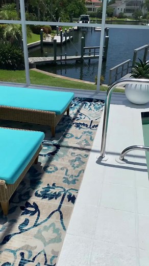 15K views · 488 reactions | With a backdrop of @sherwinwilliams HIGH REFLECTIVE WHITE and IRON ORE, colors really sing! SW7757 High Reflective White SW7069 Iron Ore | Candice Olson Design | Facebook