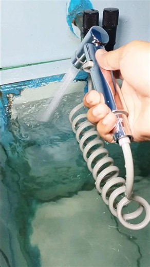 This Modern Jet Shower Makes Hands-Free Cleaning Possible!