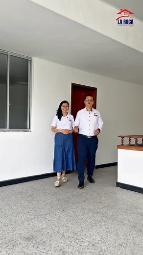 🏡 ¡Oportunidad Única! Casa de 2 Pisos Terraza en Zona Comercial 📍Barrio Antiguo Campestre - Bucaramanga: con una excelente ubicación privilegiada con uso de suelo Comercial Clase 1, ideal para vivienda, negocio o inversión. ✨ CARACTERÍSTICAS DESTACADAS: * 📐 520 m² construidos sobre un lote de 10 m de frente x 26 m de fondo. * 🕰️ Antigüedad: 57 años, sólida estructura y excelente distribución. * 🚗 Garaje para 3 vehículos pequeños. * 🛋️ Primer piso: Sala amplia, 2 alcobas, 2 baños (1 privado
