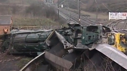 🚆⚠️ Britain’s Deadliest Rail Disaster of the 21st Century On 28 January 2001, tragedy struck near Selby in North Yorkshire when a Land Rover left the M62 motorway and came to rest on the East Coast Main Line. Moments later, it was hit by a high-speed passenger train, which then collided with a freight service. This devastating accident – known as the Great Heck Rail Crash – claimed 10 lives and injured more than 80 others. 🎥 In this video, we examine the events of that day, the causes, the aft