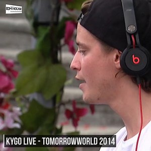 28K views · 3.3K reactions | The tropical sounds of Kygo at TomorrowWorld 2014! Awesome Tomorrowland Anthems ➡ https://bit.ly/newtmlanthems | EDMHouseNetwork | Facebook