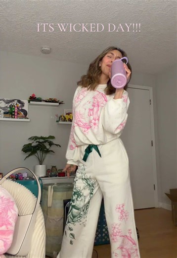 it’s Wicked week if i’m being honest #wickedforgood #wickedearlyscreening #wicked #caylee #wickedweek