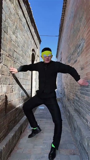 Can't Stop Sniffing? Master the Nose-Covering Dance