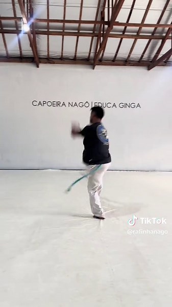 Capoeira Nagô: A Ginga Demonstration with Petrick
