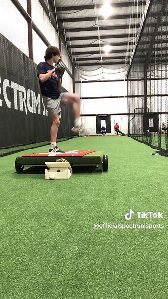 2025 Leake Academy RHP getting a bullpen in tonight at Spectrum Sports. #cometospectrum #drills #pitching #baseball @Jack Harkins