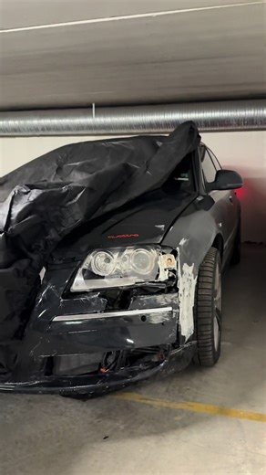 Audi A8 Crash Compilation: Stunning Accident Footage