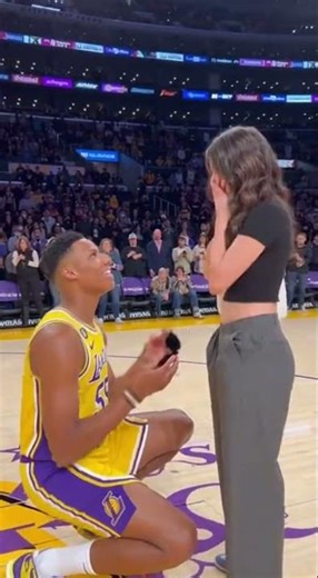 He Asked Her on a Date… Then Dropped to One Knee 💍 | Epic Lakers Court Proposal Goes Viral #Shorts