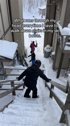 Barbara Skidmore on Instagram: "Seriously, how have ski boots not evolved. 🎿"