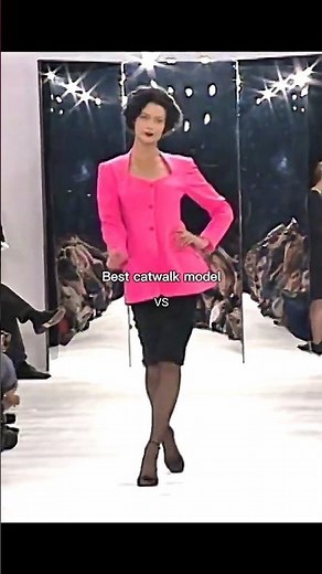 90s catwalk vs 2000s horsewalk ✨😮 #shalomharlow #90s #fashion #supermodel #catwalk #edit #shorts