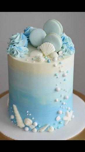 25K views · 155 reactions | Ombré Blue Ocean Cake Cake Details: Size- 6” Tall Style Frosting- Vanilla American Buttercream Colors- @chefmaster Sky Blue tones Tools needed: Cake Turn Table Straight edge Cake Scraper Icing Spatula Piping Bags (optional) #theblondewhobakes #cakes #cake #cakedecorating #cakeoftheday #ombre #ombrecake #blueombre #baking #dessert #cakesofinstagram #cakestagram #instagram #instagood #cakedesign #birthdaycake #cakeideas | The Blonde who Bakes | Facebook