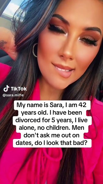 Navigating Single Life as a 42-Year-Old Woman