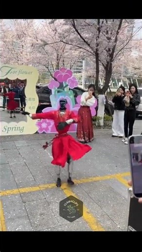 When its Spring, but you choose Fall!! 💃🏿 💀 #shorts #funny #fail #viral #memes #dance