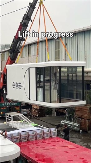 Modular home lifting process—being installed on site#modularhome #prefabhouse #airbnbhomes #shorts