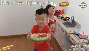 Toddler making pizza day. 🍕 🍕 The activity demonstrates how to make pizza with kids, including rolling out the dough and adding toppings. Boosting Confidence and Creativity - Pizza making empowers kids to express their creativity and make decisions about their food choices. #2to6years #brainykindergarten #幼儿园招生 #brainyhillpark #cheras | Brainy Parenting 亲子教育