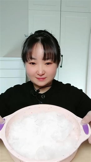 Ice ASMR: The Satisfying Crunch of Ice Eating