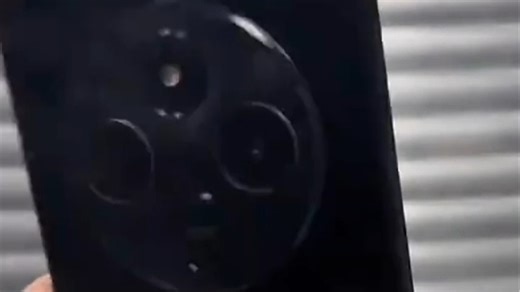 小米Redmi 14C大屏体验打造指南：用分屏功能同时看视频和记事，多任务更高效，居家娱乐无压力。