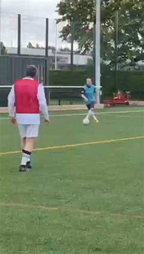 At Dundee West Community Trust, we firmly believe football has the power to change lives, bring people together & improve health & wellbeing! As we kick off another year, we want to give everyone the opportunity to feel better and connected with us through a wide range of initiatives such as our Carry on Kicking project & mental health football festivals where we can offer a safe place for people to come together, talk & build friendships. We are always open for anyone in our community to come t