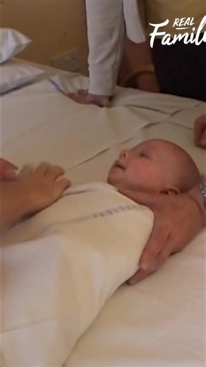 This video shows a simple procedure to help a baby with tongue movement limitations. See the process, the baby's reaction, and how to care for them afterward. #BabyCare #TongueTie #InfantHealth #NewbornCare | Real Families