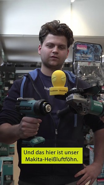Was geht gerade bei den Akkubohrern? 🔧 Unser Baustoffheld zeigt die neuen 40-Volt Akkuschrauber – kraftvoll genug, dass auch lange Schrauben problemlos in die Wand gehen. Und passend zum letzten Video mit der Kochlehre gibt’s noch ein kleines Extra: den Makita Heißluftfön. Damit wird zwar keine Suppe gekocht – aber warm wird sie auf jeden Fall. 😉 Mehr Infos zur Lehre im Baustoffhandel findet ihr hier: 👉 www.baustoffhelden.at #baustoffhelden #baustoffhandel #akkuschrauber #makita #werkzeug