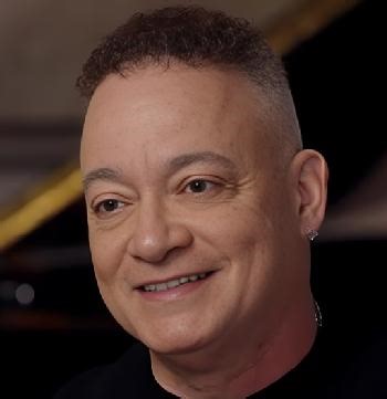 Christopher 'Kid' Reid Shares Powerful Heart Transplant Journey | VIDEO Kid ’N Play Icon Opens Up About Health Scare and New Life Kid Reid Heart Transplant Shocks Fans Worldwide *Christopher “Kid” Reid, one-half of the legendary duo Kid ’N Play, is recovering after a heart transplant. The hip-hop icon, known for his towering high-top fade, shared his story publicly for the first time. The Kid Reid heart journey was revealed during an exclusive interview on Good Morning America. The segment aired