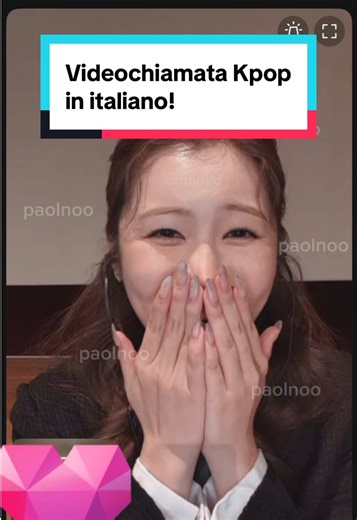 Chi si ricorda della K-pop idol italo-coreana? Eccola qui: lei è Zoe delle @GEENIUS . Dopo due anni, finalmente ci siamo rincontrati.. Forse vi ricordate quella famosa fan call in italiano che pubblicai tempo fa… era lei. È sempre Zoe. In questi anni il gruppo ha passato momenti particolari.. Ma oggi posso dirvelo con il cuore: le Geenius sono tornate. E hanno preparato un comeback pazzesco💥 Grazie al loro produttore SuRe Kim, che le ha letteralmente salvate, il gruppo ha scritto e prodotto un 