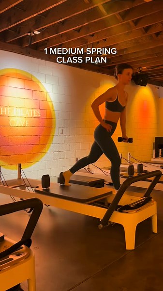 Reformer Pilates Class Experience with Blue Spring