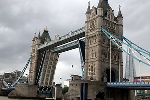 Tower Bridge in London stuck open after technical failure