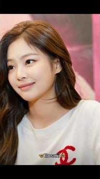 BlackPink Lisa hits Rose with Light stick 😂 #blackpink #roselisa