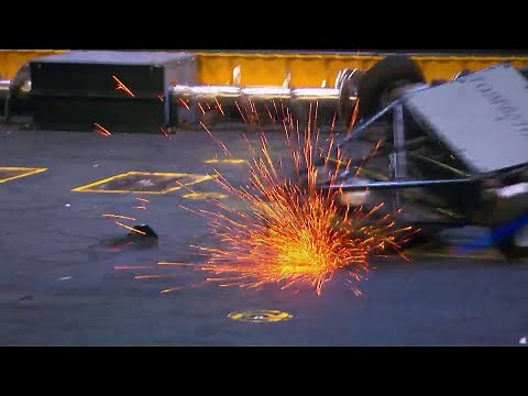 Tombstone chewing the arena floor - Tombstone vs Minotaur - Battlebots season 3