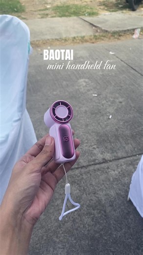 Super Cute Mini Fan: Your Perfect Summer Accessory