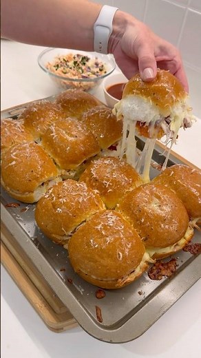 BBQ Chicken Sliders | Easy and an instant hit with any crowd