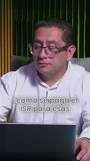 ¿Te preguntas cómo se paga el #ISR? 🤔 En corto: si trabajas en una empresa, tu patrón lo descuenta automáticamente directo de tu #Nómina. Pero si eres trabajador independiente, te toca calcularlo y pagarlo a ti mismo en el portal del #SAT. ¡Sin rodeos y al grano! 💸✨ ¿Tienes dudas sobre tu régimen? Escríbelas en los comentarios 👇