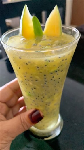 “Fresh cut Mango Juice😋🔥#rawmango #mango #juice #recipe #shortvideo #share #vlogger #special