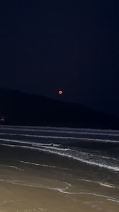 Lua cheia surreal na Praia dos Açores #fblifestyle #sc #justica | Florianópolis - ilha da Magia