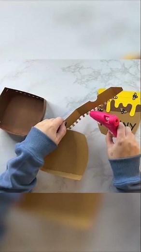 Hunny Pot Favor Box Craft | DIY Winnie the Pooh Gift Box | Baby Shower Favors | Project 78/85