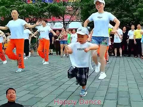 Happy dance with cute dancer 🍓