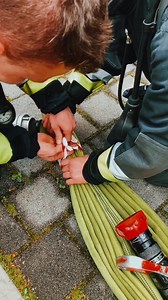 583K views · 777 reactions | *A simple method to prepare the hose bundle 﫡* #firedepartment #vigilidelfuoco #firefighter | Amutha's rangoli | Facebook