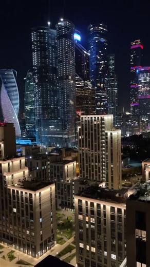 7.7K views · 2.1K reactions | Moscow by Night Subscribe for more Russia on Youtube: https://www.youtube.com/@igorinrussia | Igor in Russia | Facebook
