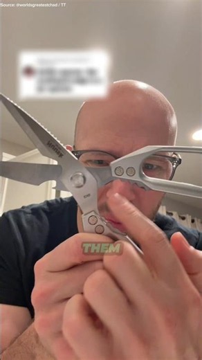 The Hidden Feature on Kitchen Scissors 😳✂️
