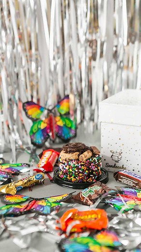 Send A Cake | Online Cake Delivery on Instagram: "We are so grateful to have spent 2021 spreading joy and creating memorable moments for people all across the USA! We can't wait to show you everything we've been baking up and spend another year helping you celebrate! From our whole team here at Send a Cake, Happy New Year!   ❤️ #sendacakenow #sendacake #happy #explosionbox #cake #makingmemories #cakebox #deliveringincrediblemoments #gifting #creativegifts #birthday #newyearseve"