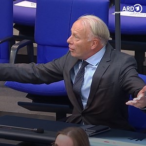 Schlagabtausch im Bundestag: Beim Thema Nord Stream 2 krachte es heute im Parlament öfters. Auch Jürgen Trittin und Dietmar Bartsch gerieten aneinander. | Bericht aus Berlin