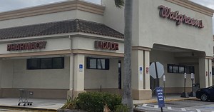 Port St. Lucie woman sues Walgreens after faulty shopping cart leads to injury, lawsuit claims