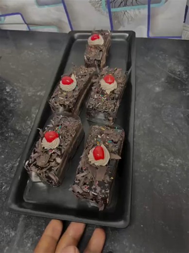 Delicious Eggless Chocolate Pastry Recipe - Trending Pastry