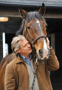 Martin Clunes: A Gentleman Rider with a Heart for Horses Martin Clunes is best known to television audiences for his sharp wit and warm-hearted roles, from Doc Martin to Men Behaving Badly, but beyond the screen, he’s earned deep respect for a very different passion — horses. Away from the camera, Clunes is a devoted equestrian and a true ambassador for animal welfare. His connection to horses runs far deeper than hobby or recreation; it’s a lifelong love that has shaped both his personal and ch