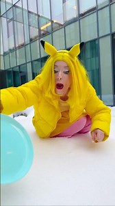 How to Eat Snow Correctly? Christmas Fun Activity You Need to TRY